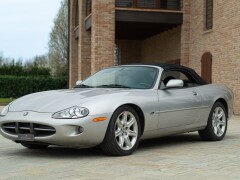 Jaguar XK8 SPIDER 