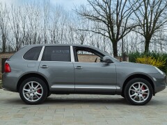 Porsche CAYENNE TURBO 