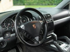 Porsche CAYENNE TURBO 
