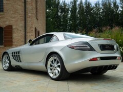 Mercedes Benz SLR MCLAREN 