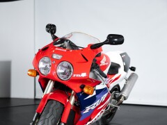 Honda RC 45 