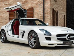 Mercedes Benz SLS AMG 