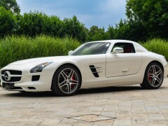 Mercedes Benz SLS AMG 