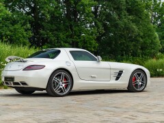 Mercedes Benz SLS AMG 