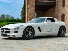 Mercedes Benz SLS AMG 