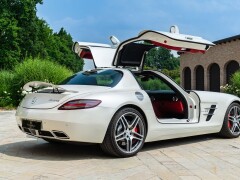 Mercedes Benz SLS AMG 