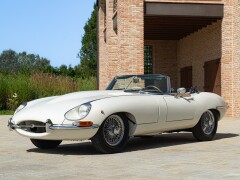 Jaguar E-TYPE I° SERIE 4.2 ROADSTER 