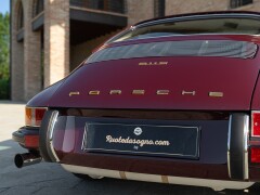 Porsche 911 2.2 S           