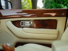 Bentley ARNAGE 